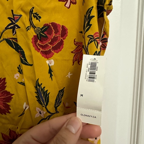 Old Navy Brand new Shirt - Picture 4 of 4